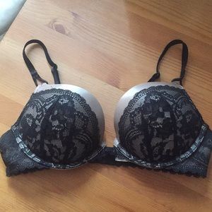 Victoria Secrets Miraculous Plunge Bra